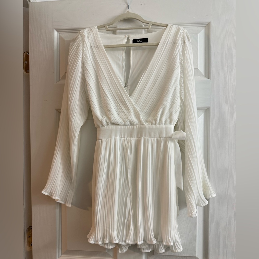 Lulu's white dress